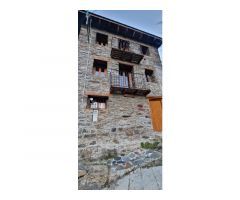 CASA DE MONTAÑA DE CUENTO EN ISIL
