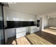 Ático de lujo en alquiler con terraza, piscina y vistas al mar en Mataró