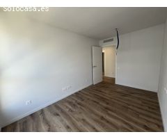 Ático de lujo en alquiler con terraza, piscina y vistas al mar en Mataró