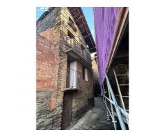 Conjunto de casa y pajar a rehabilitar en Alòs dIsil