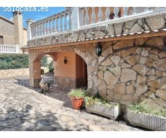 Preciosa casa, de 5 habitaciones, 2 baños, 2 salones, piscina particular y zona