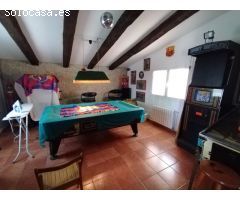Preciosa casa, de 5 habitaciones, 2 baños, 2 salones, piscina particular y zona
