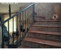 Preciosa casa, de 5 habitaciones, 2 baños, 2 salones, piscina particular y zona