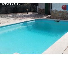 Preciosa casa, de 5 habitaciones, 2 baños, 2 salones, piscina particular y zona