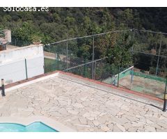 Preciosa casa, de 5 habitaciones, 2 baños, 2 salones, piscina particular y zona