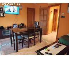 Pis al centre de la població, 3 habitacions, 1 bany, cuina, menjador i gran