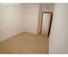 Gran piso de 100m2 en el núcleo de la población , 4 habitaciones, 2 baños,