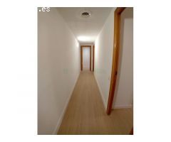 Gran piso de 100m2 en el núcleo de la población , 4 habitaciones, 2 baños,