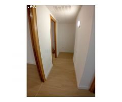 Gran piso de 100m2 en el núcleo de la población , 4 habitaciones, 2 baños,