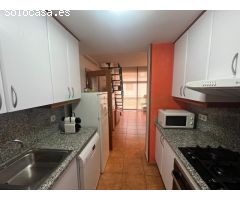 Dúplex a residencial de 85 m2, 2 hab. dobles, més golfes, menjador, cuina, bany