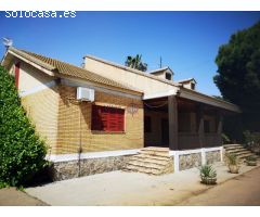 BONITO CHALET EN EL CENTRO DE PURIAS CON PISCINA