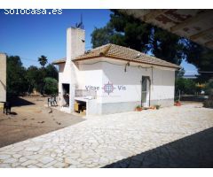 BONITO CHALET EN EL CENTRO DE PURIAS CON PISCINA