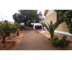 BONITO CHALET EN EL CENTRO DE PURIAS CON PISCINA