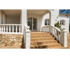 Villa en zona rústica con certificado de legalización, LICENCIA PARA PISCINA