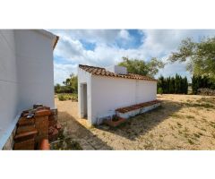 Villa en zona rústica con certificado de legalización, LICENCIA PARA PISCINA
