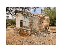 Finca rústica situada en el pueblo pesquero de lAmpolla