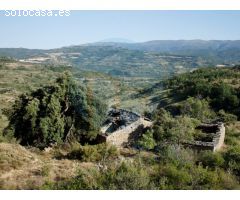 Gran finca rústica con diversas Masías de piedra.
