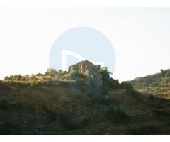 Gran finca rústica con diversas Masías de piedra.