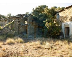 Gran finca rústica con diversas Masías de piedra.