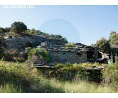 Gran finca rústica con diversas Masías de piedra.