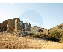 Gran finca rústica con diversas Masías de piedra.