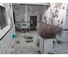 Casa en venta en Morón de la Frontera (Sevilla) en zona Semicentro con unos 100
