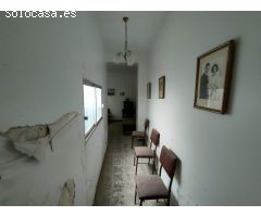 Casa en venta en Morón de la Frontera (Sevilla) en zona Semicentro con unos 100