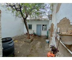 Casa en venta en Morón de la Frontera (Sevilla) en zona Semicentro con unos 100