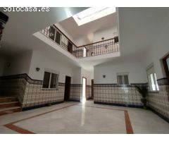 Apartamento de 3 dormitorios, cerca de la playa y del centro de LAmpolla