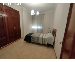 Apartamento de 3 dormitorios, cerca de la playa y del centro de LAmpolla