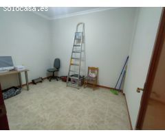 Apartamento de 3 dormitorios, cerca de la playa y del centro de LAmpolla