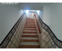 Apartamento de 3 dormitorios, cerca de la playa y del centro de LAmpolla