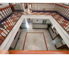 Apartamento de 3 dormitorios, cerca de la playa y del centro de LAmpolla