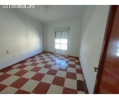 Apartamento de 3 dormitorios, cerca de la playa y del centro de LAmpolla