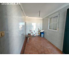 Apartamento de 3 dormitorios, cerca de la playa y del centro de LAmpolla