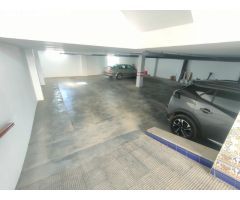 Apartamento de 3 dormitorios, cerca de la playa y del centro de LAmpolla