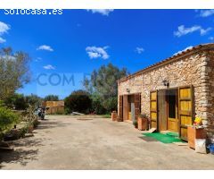Casa rústica con 221 m2 y parcela 7.281 m2 entre Manacor y Felanitx