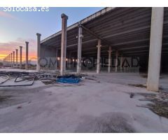 Nave industrial con 8.000 m2 construidos y 21.144 m2 de solar en POLIGONO SES