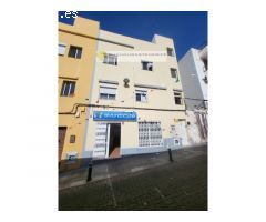 Local convertido en piso, 80 m2 SÓLO PARA INVERSIÓN /RENTABILIDAD, ya que está