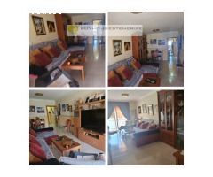 Ático de tres habitaciones La Camella, esquina.