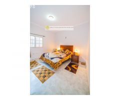 Casa adosada de 360 m2 /Vídeo disponible.
