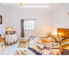 Casa adosada de 360 m2 /Vídeo disponible.