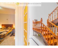 Casa adosada de 360 m2 /Vídeo disponible.