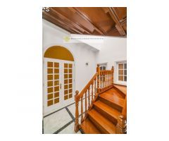 Casa adosada de 360 m2 /Vídeo disponible.