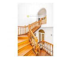 Casa adosada de 360 m2 /Vídeo disponible.