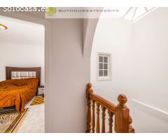Casa adosada de 360 m2 /Vídeo disponible.