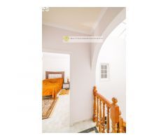 Casa adosada de 360 m2 /Vídeo disponible.