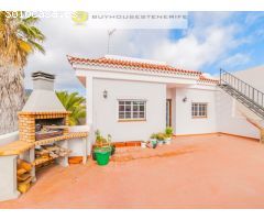Casa adosada de 360 m2 /Vídeo disponible.
