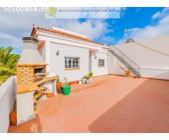Casa adosada de 360 m2 /Vídeo disponible.