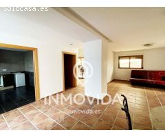 CASA REFORMADA CON PISCINA EN VALLADA